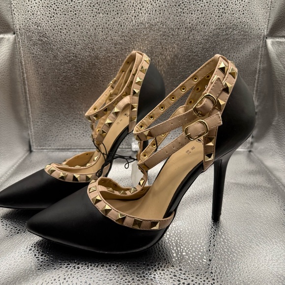 SEXY Black Women’s Pointed Stiletto Strap Heels with gold studs Size M (7-8) - Picture 3 of 11